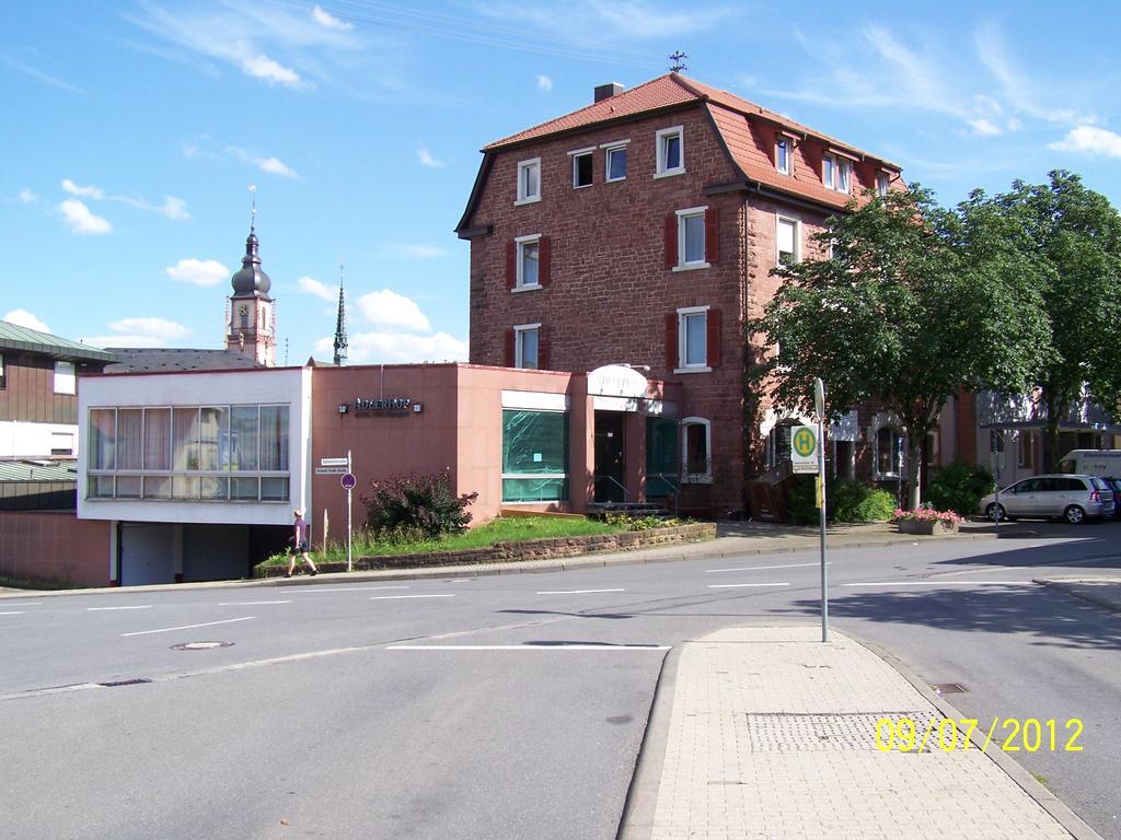 Hotel Adlerhof Tauberbischofsheim Exteriör bild